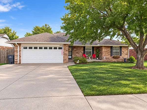 1912 Stonehenge Dr, Bartlesville, OK 74006