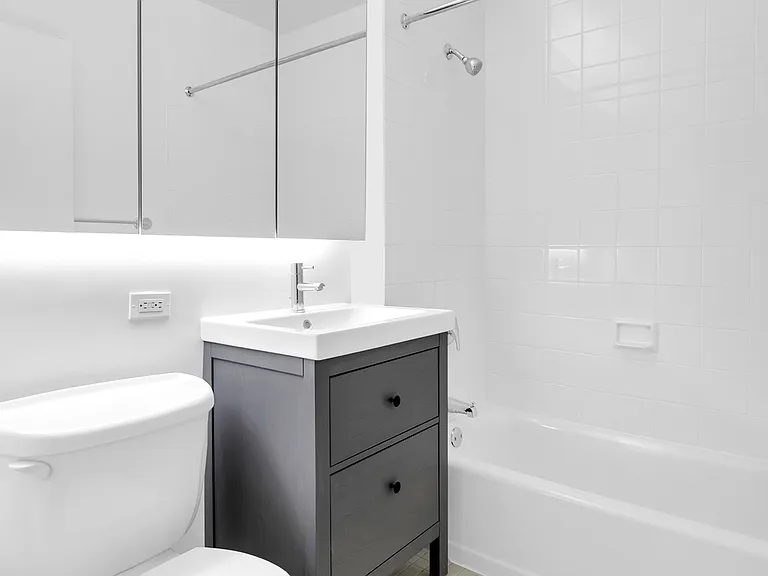 85 John St #6G — Photo 4