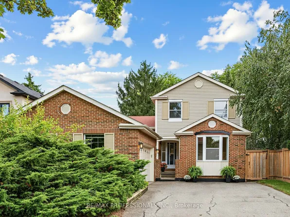 4108 Rolling Valley Dr, Mississauga, ON L5L 2K9