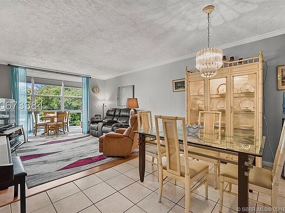 5th image of 2811 Somerset Dr APT 310