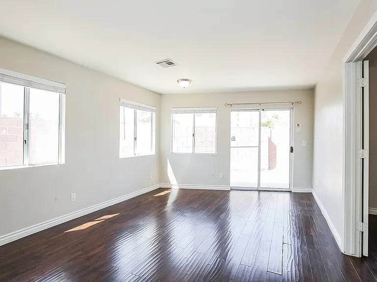4565 Savin Cir — Photo 7