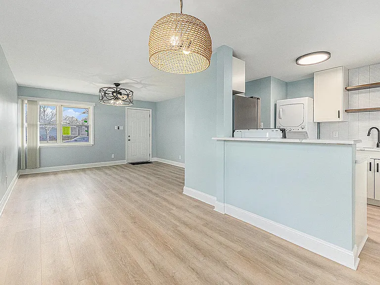 6742 Leland Ave — Photo 3