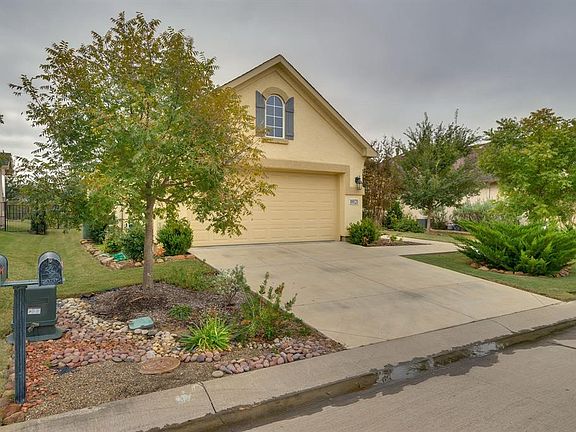 5th image of 10121 Sandhurst Dr