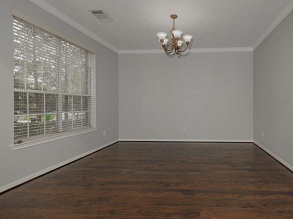 5th image of 131 S Spinning Wheel Cir