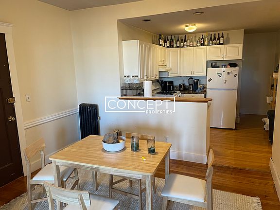 2nd image of 318 Saint Paul St #5CP