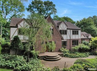 57 Leach Ave, Park Ridge, NJ 07656