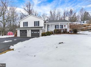 194 Willis Rd, Etters, PA 17319