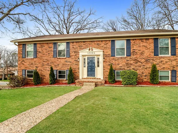 12306 Pleasant Forest Dr, Little Rock, AR 72212