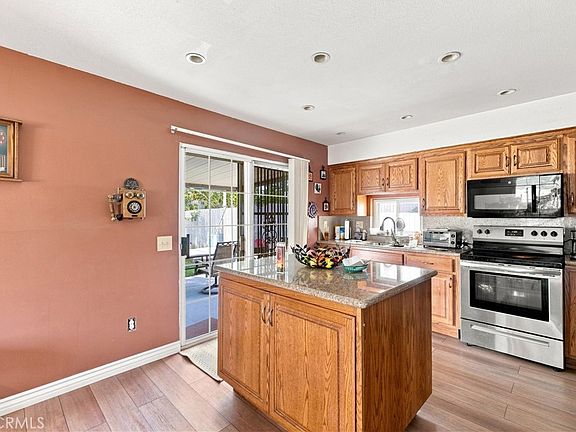 5th image of 379 E Randall Ave