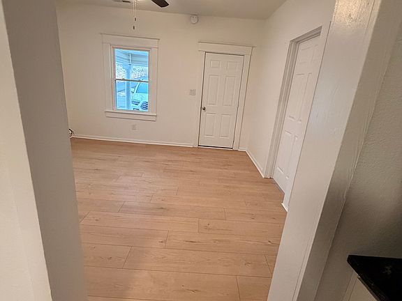 4th image of 1216 Kirk Ave SE