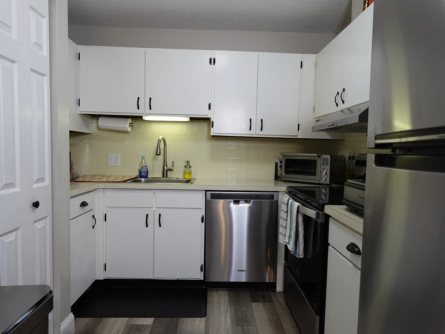 1 bed, 816 sqft, $1,875 — Photo 4
