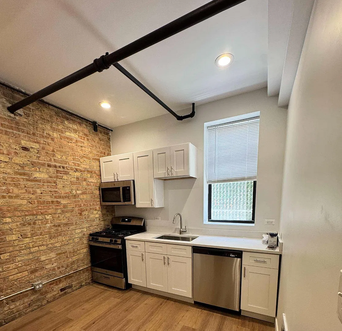 1 bed, 1.0 bath, $1,650 — Photo 2