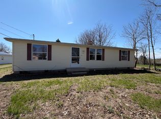 307 Benton St, Rossville, IL 60963