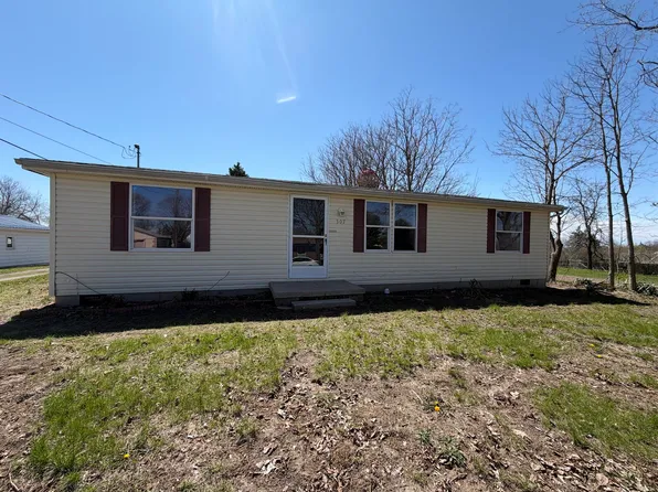 307 Benton St, Rossville, IL 60963