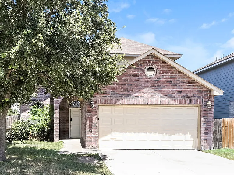 7031 Heathers Way — Photo 1