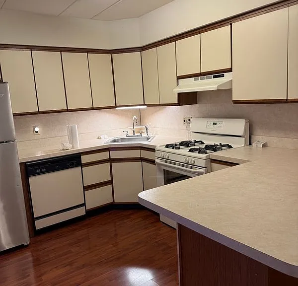 2005 Winchester Ave #1 — Photo 2