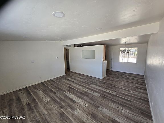 3rd image of 4910 E 25th St
