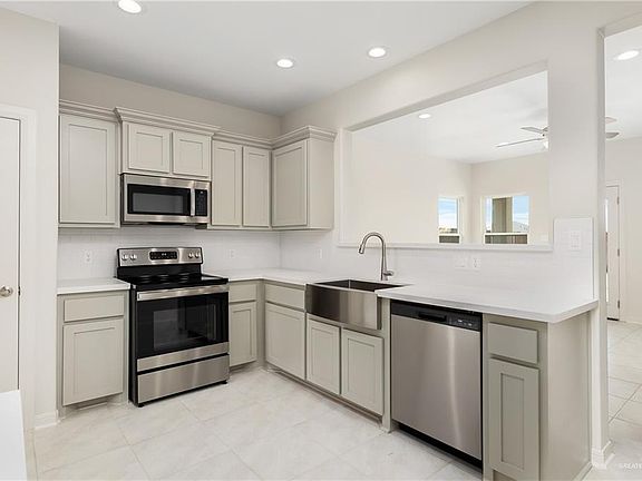 5th image of 1020 W Fall Aster St