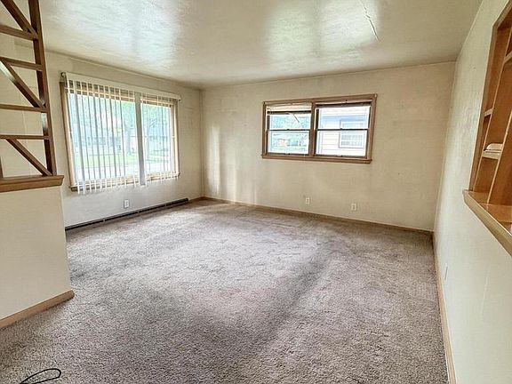 4th image of 8261 W Daphne STREET
