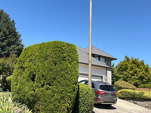 3rd image of 6702 NE 52nd St