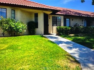 19269 Elm Dr, Apple Valley, CA 92308