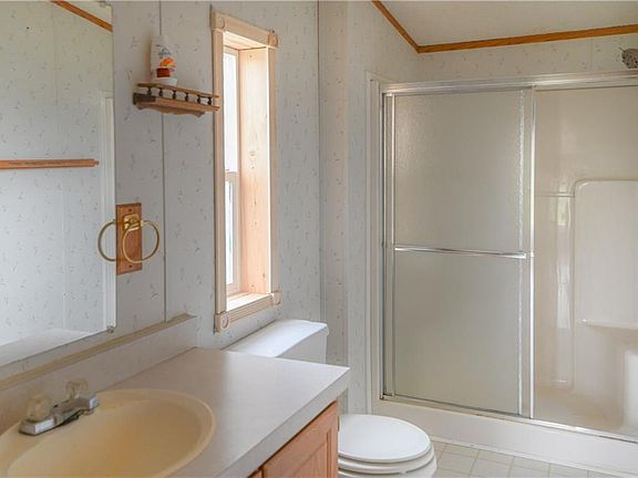 4th image of 4176 Cambridge Dr