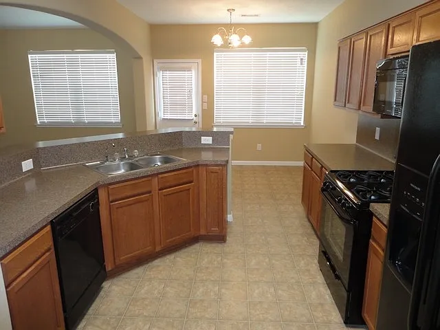 19223 Anthurium Ct — Photo 4
