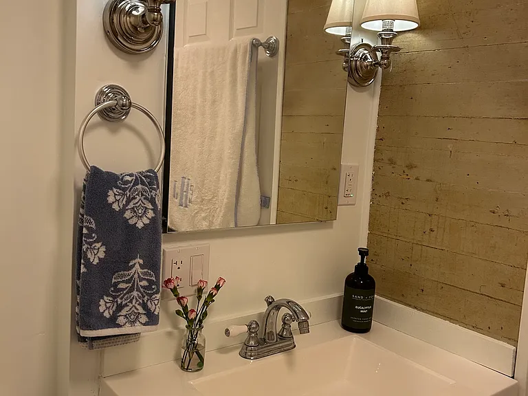 622 Canfield Ln — Photo 9