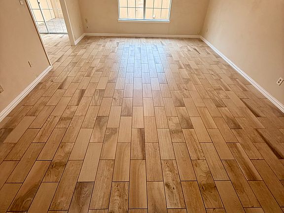 3rd image of 5784 Townhouse Ln