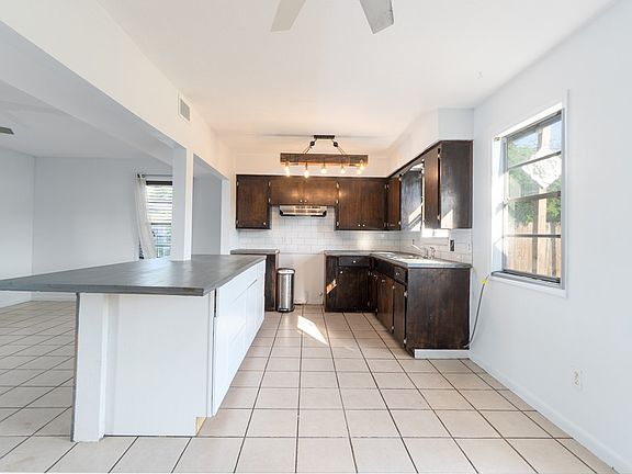 2nd image of 5617 Tanglewood Drive