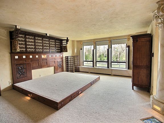 Enhanced w/restored millwork