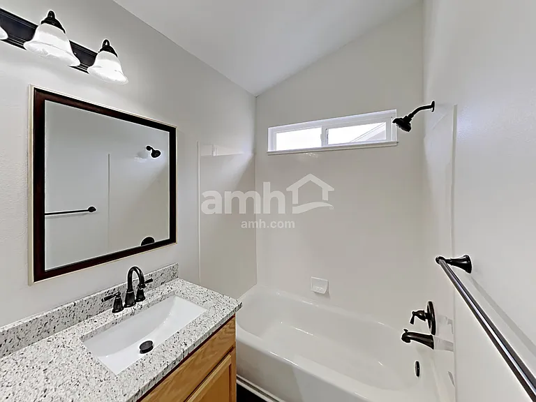 7506 N Addison Ave — Photo 11