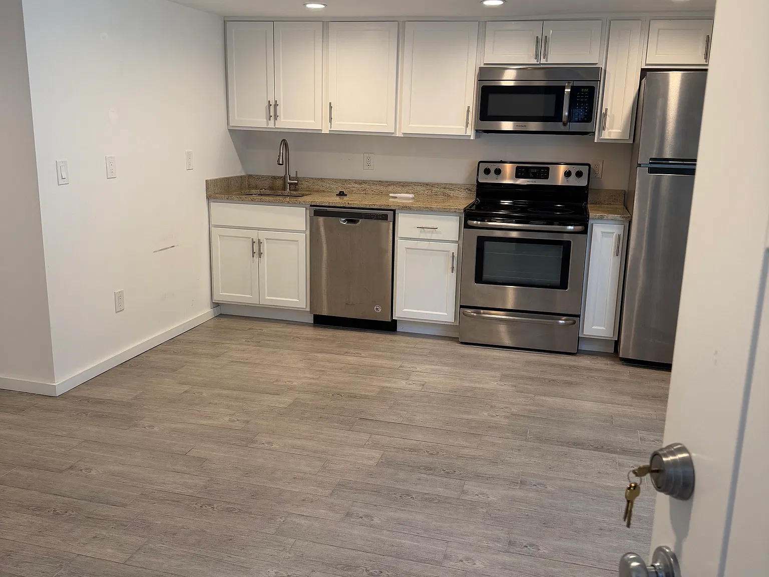 1 bed, 547 sqft, $1,800 — Photo 3