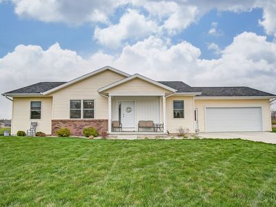 1320 Yorkshire Dr, Shipshewana, IN, 46565