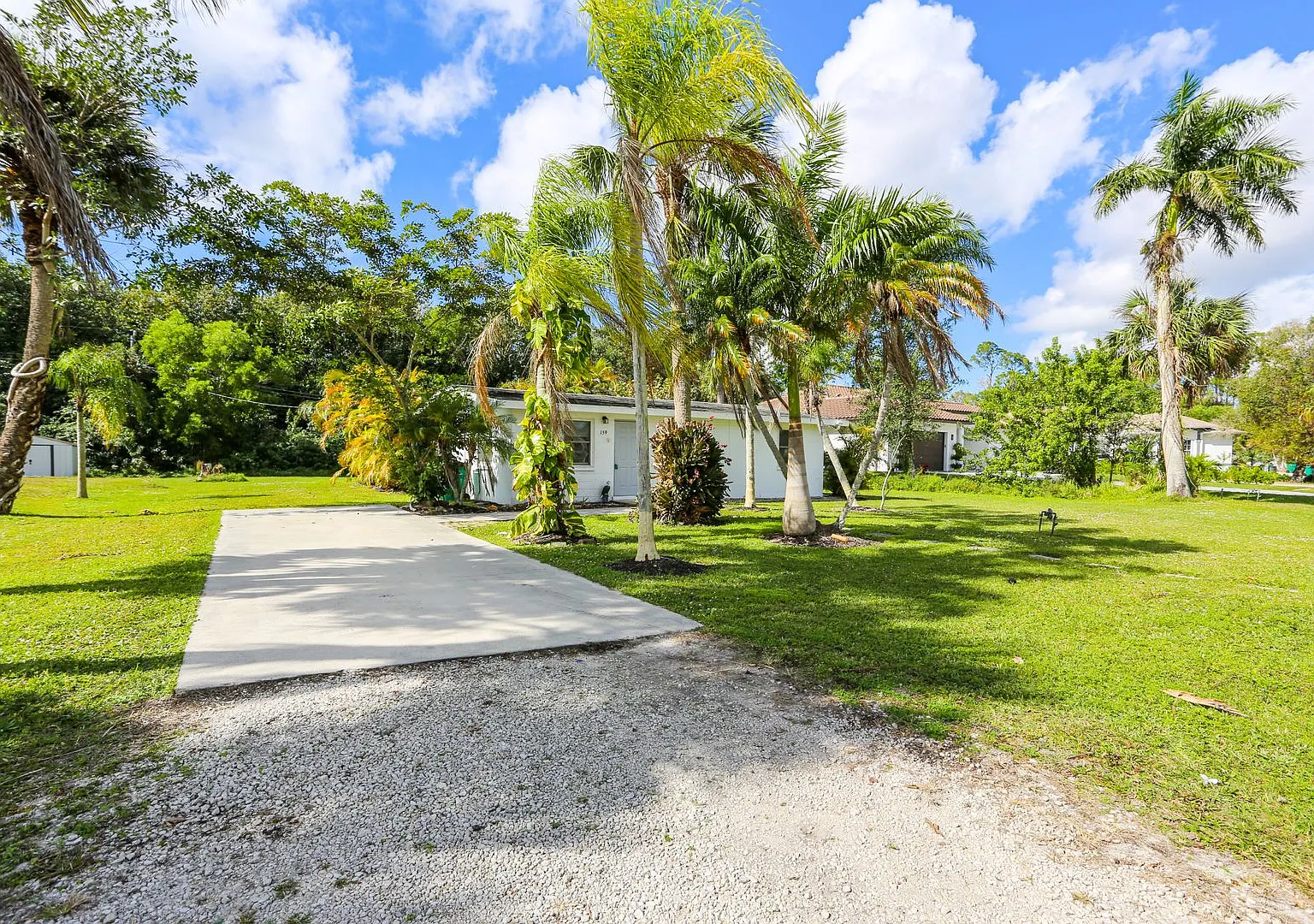 Single Family Home Annual Trail Acres No Hoa Pet Friendly — Photo 1