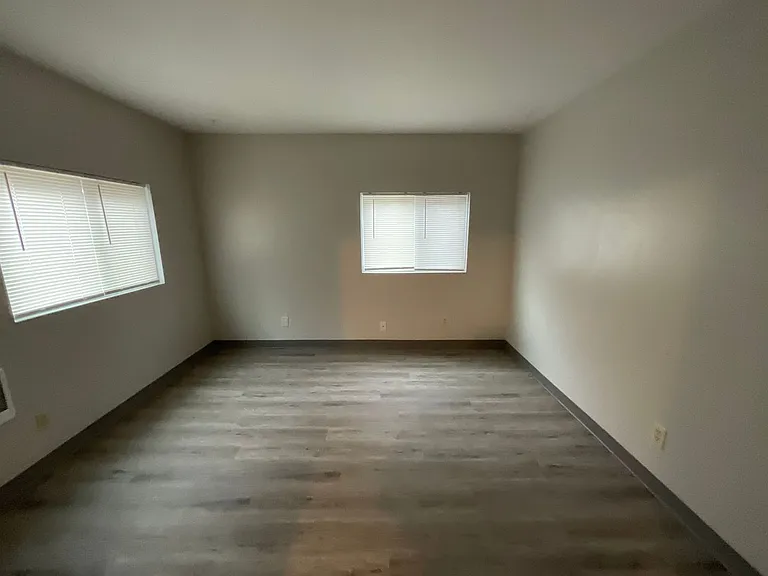 1518 T Ave — Photo 7