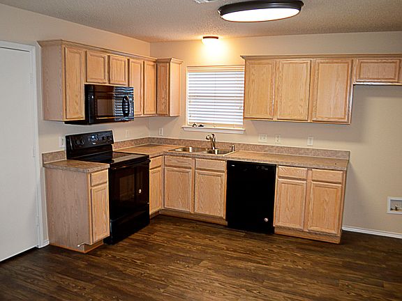 5th image of 254 Adams Dr