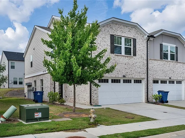 1472 Villageside Ct — Photo 2