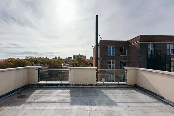 Rented by Triplemint | media 28