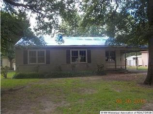 924 Vincent St, Clarksdale, MS 38614
