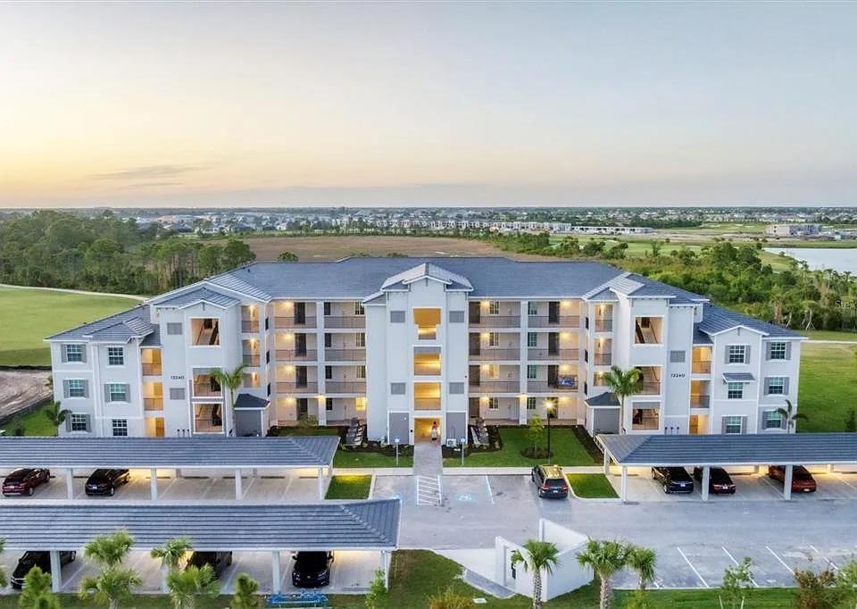 12240 Wellen Golf St #302