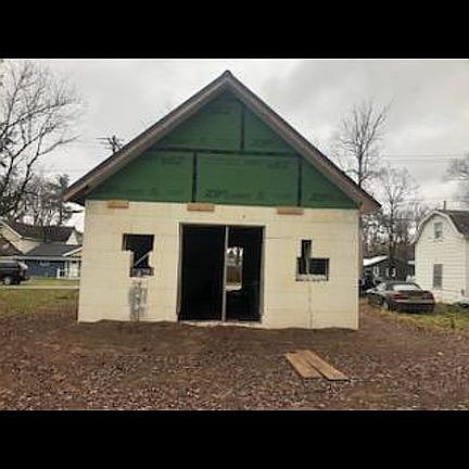 2nd image of 2332 Oneida St