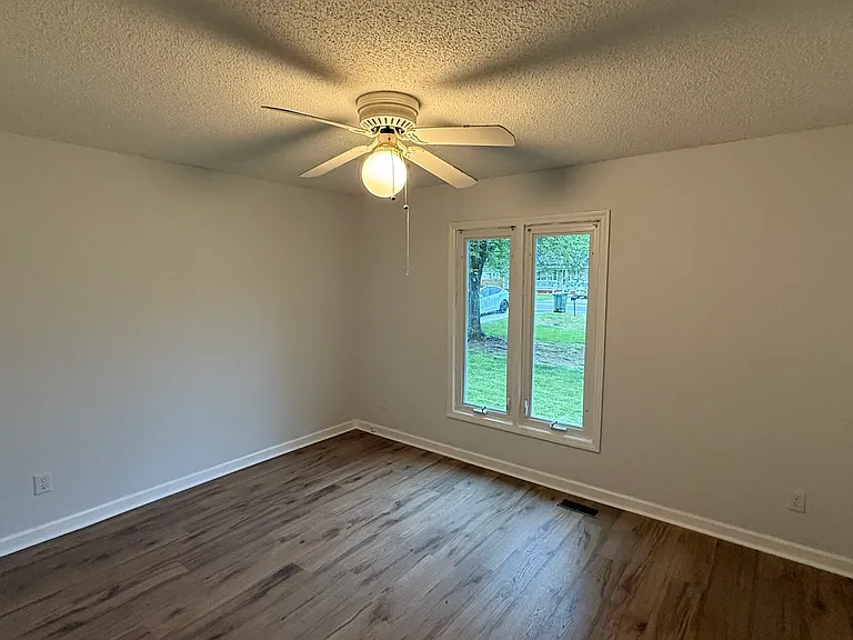 512 Old Mill Rd — Photo 8