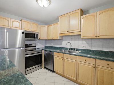 2413 Randall Ln APT 3B, Arlington Heights, IL, 60004