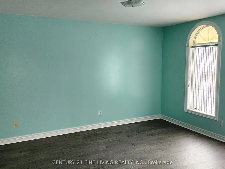 44 Reuben Ave — Photo 17