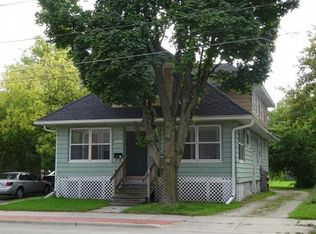 1224 E Walnut St, Green Bay, WI 54301