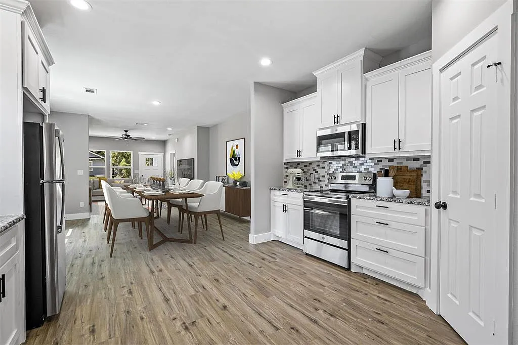 512 East Heron Street - 1 — Photo 4