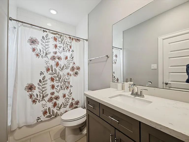 1412 Cleburne St — Photo 25