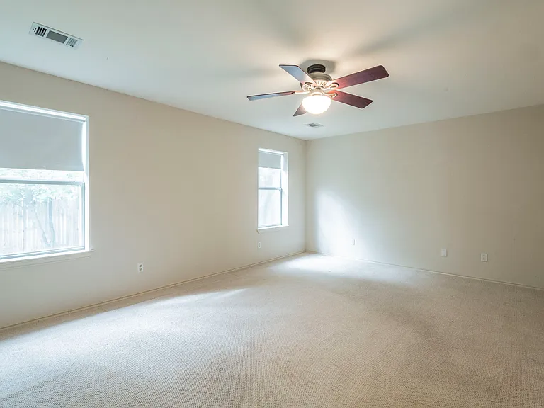 2811 Hannah Kay Ln — Photo 9