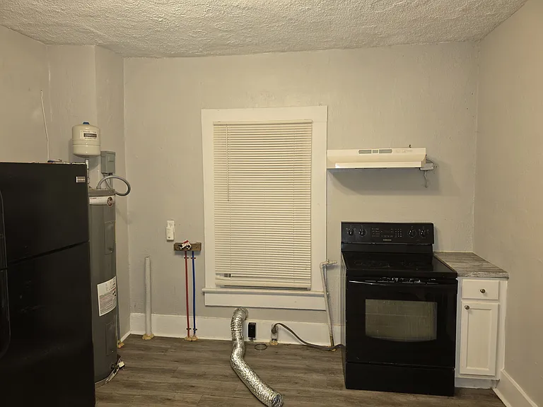 155 W Hannon St — Photo 11